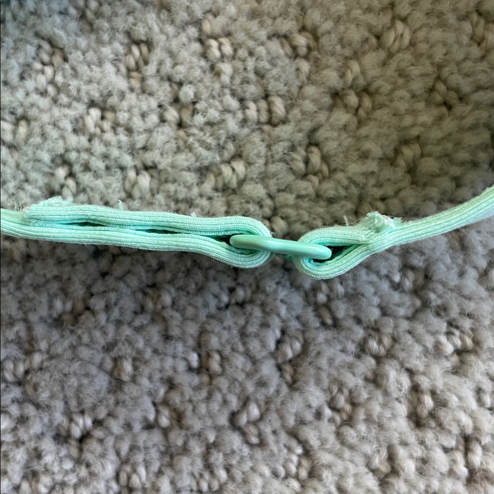 🌿Roxy Mint Green Bikini Top Medium NWT Adjustable Straps Clasp Back - Picture 6 of 7